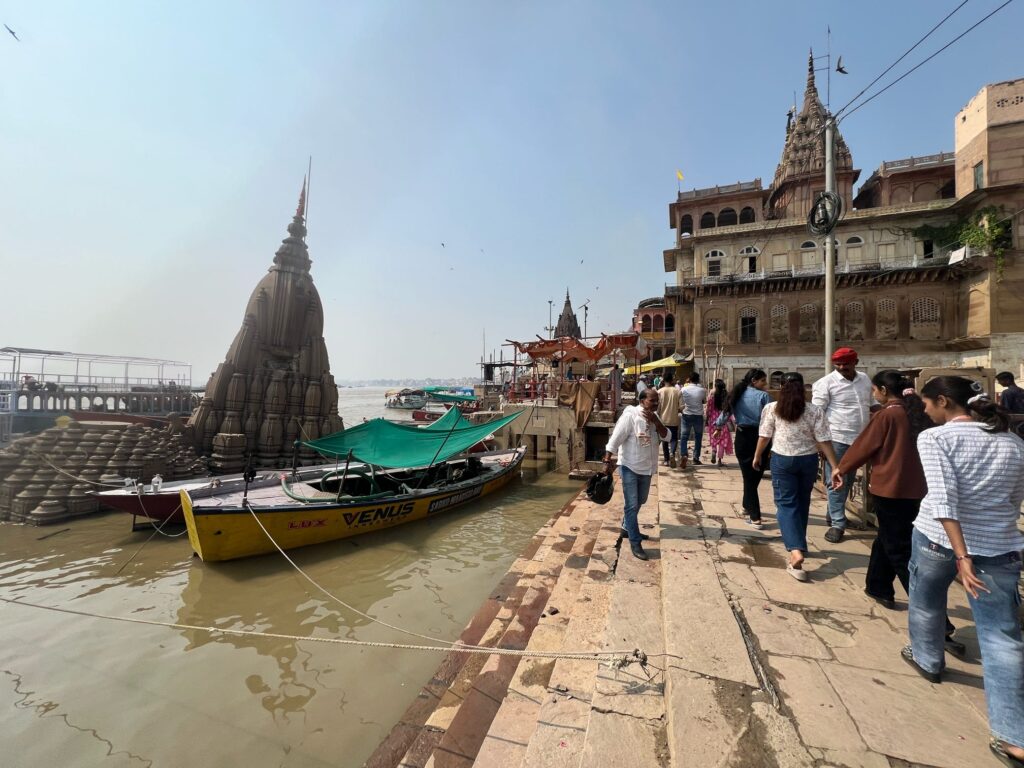 leaning temple varanasi